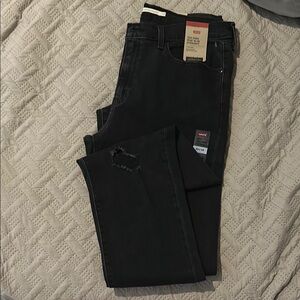 Levi's Women Slim Straight Jeans Modern Style